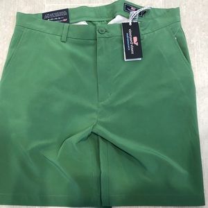 Vineyard Vines 8” Performance Breaker Short SZ 36